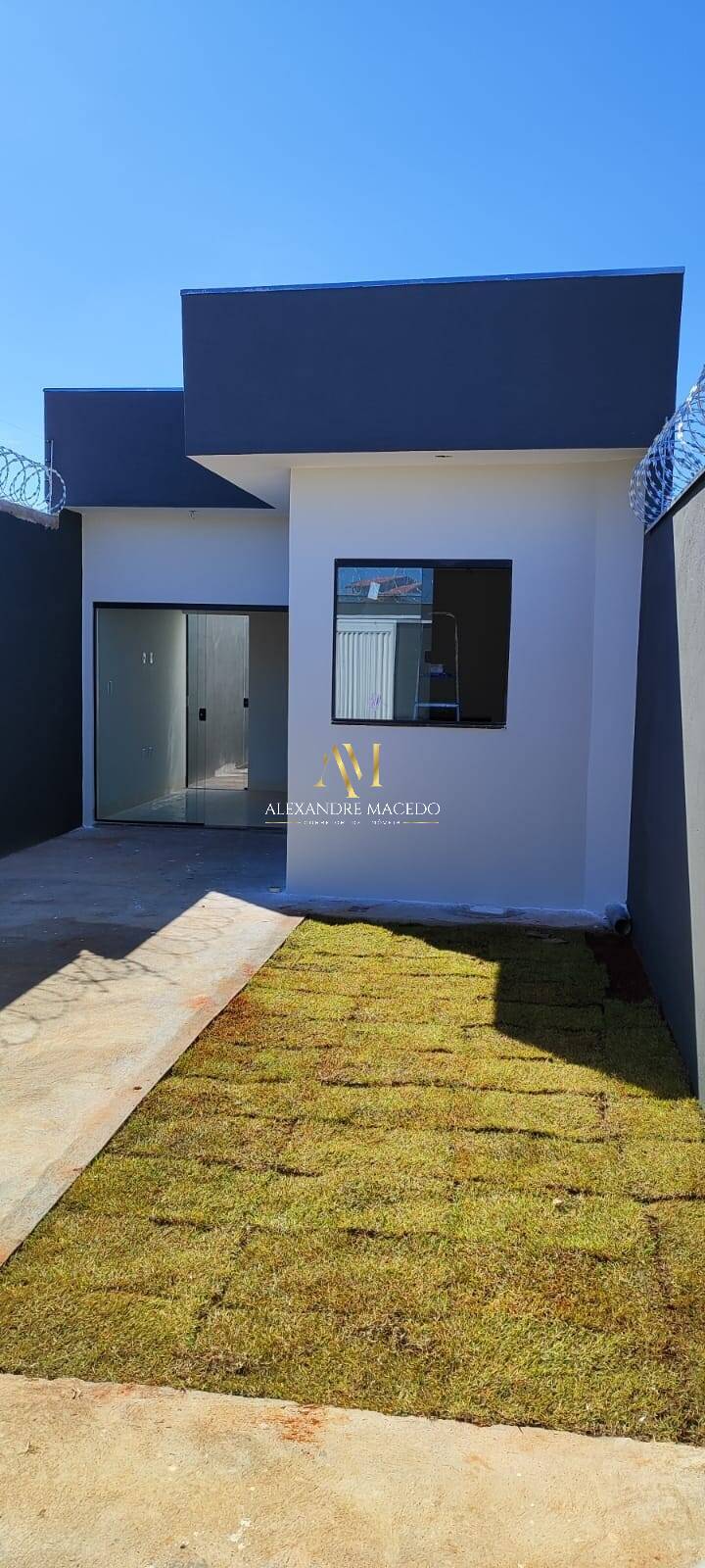 Casa à venda com 3 quartos, 62m² - Foto 1