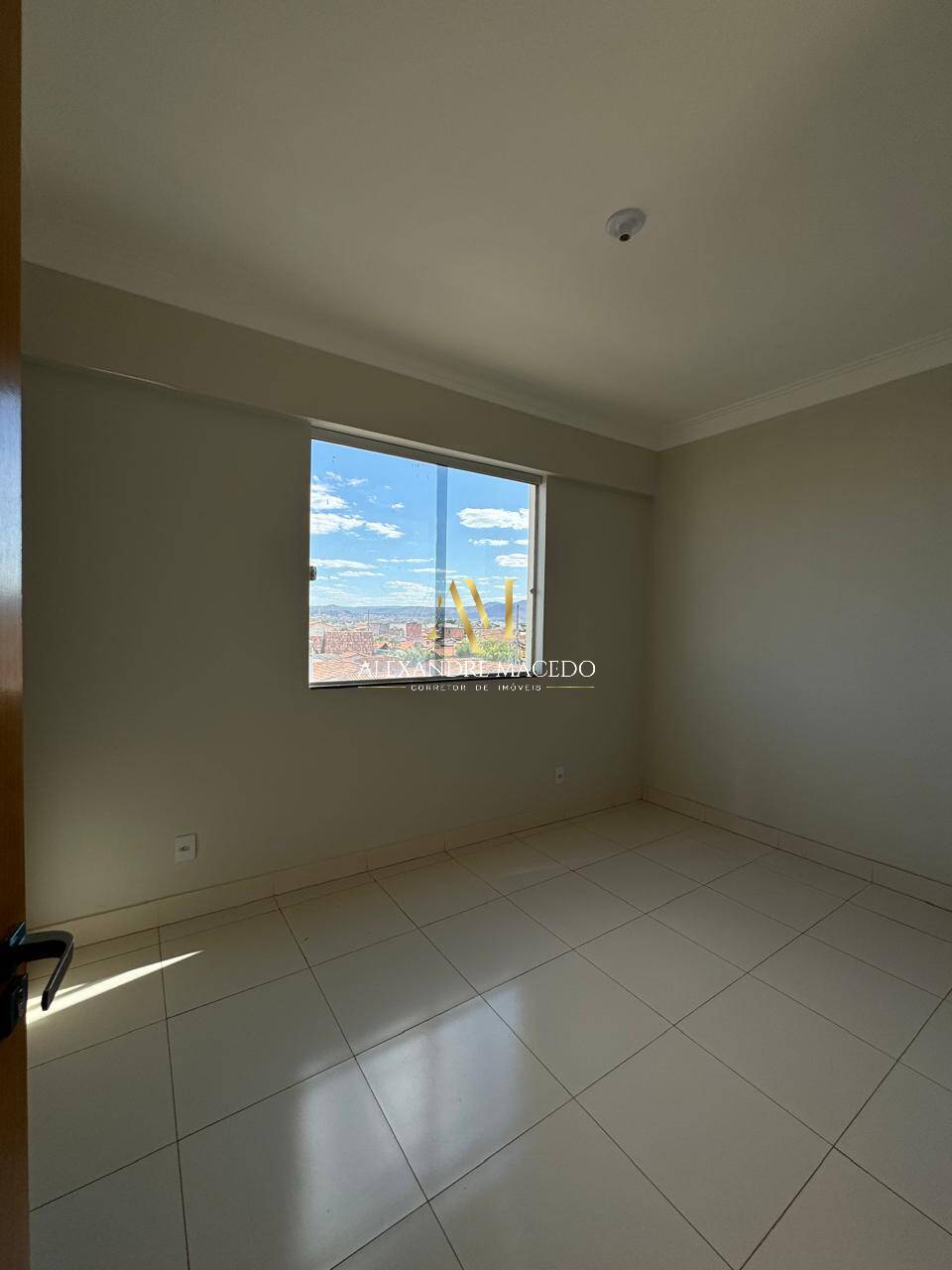 Apartamento à venda com 3 quartos, 102m² - Foto 9