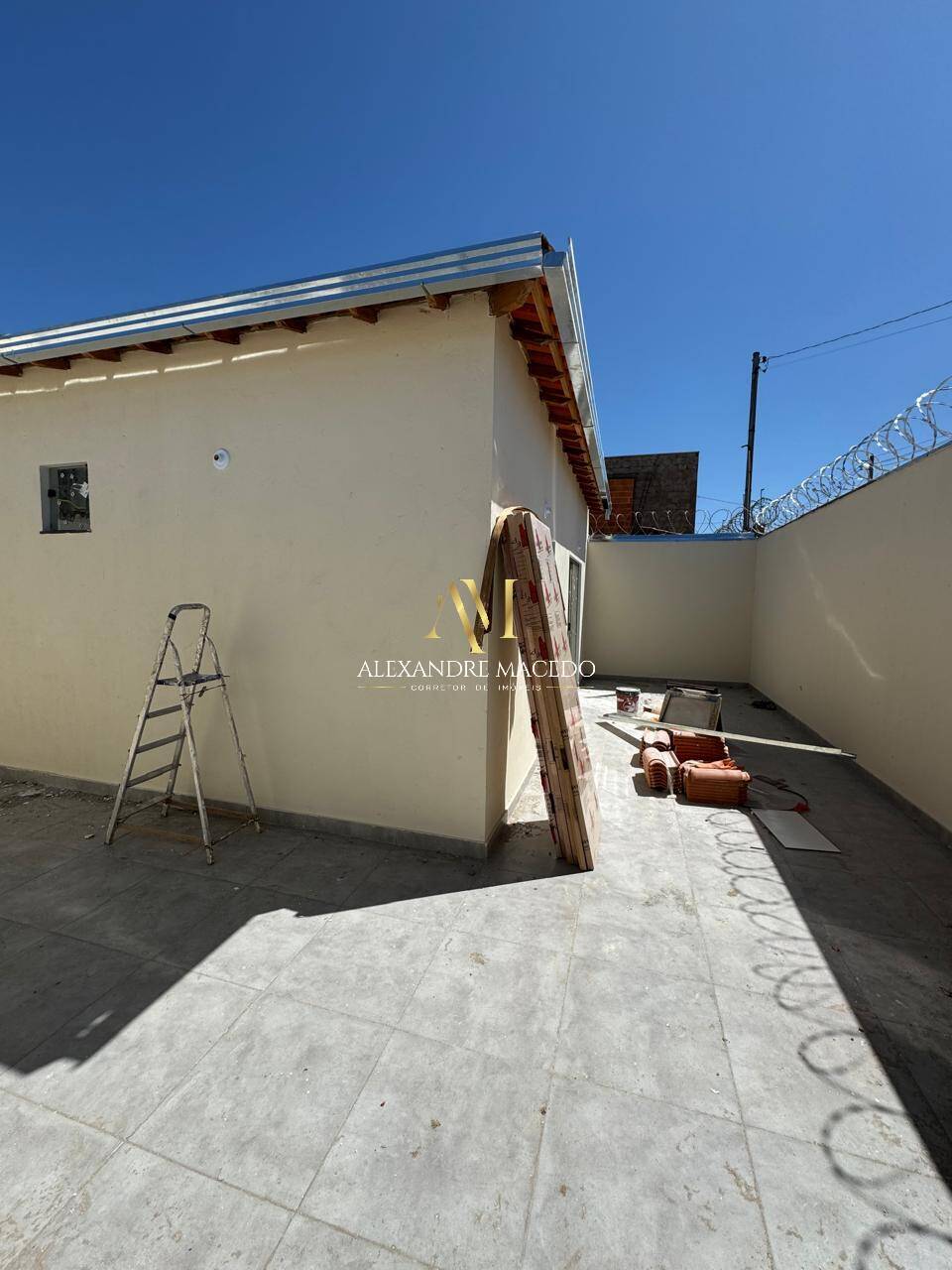 Casa à venda com 2 quartos, 45m² - Foto 2