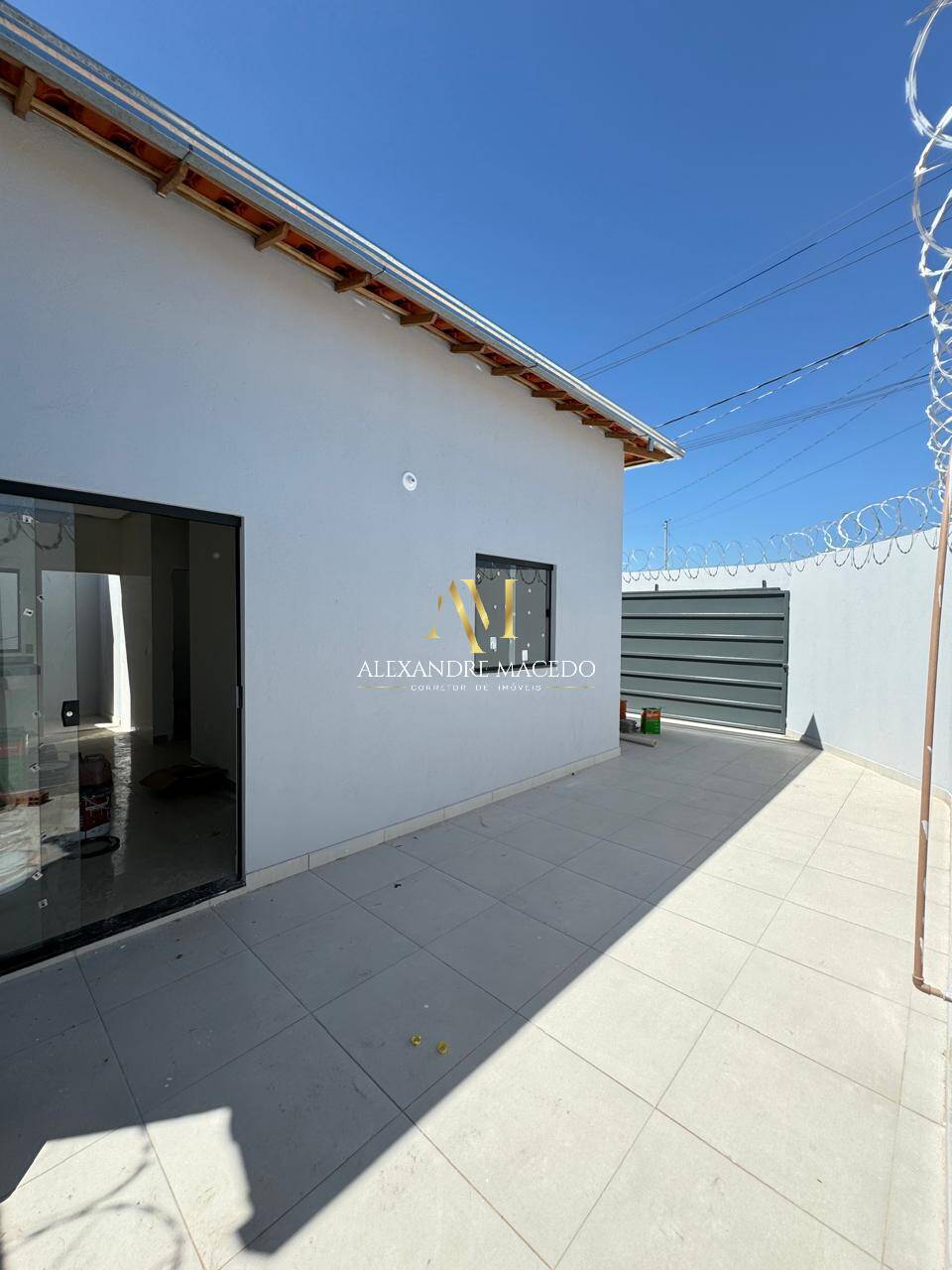 Casa à venda com 2 quartos, 45m² - Foto 1