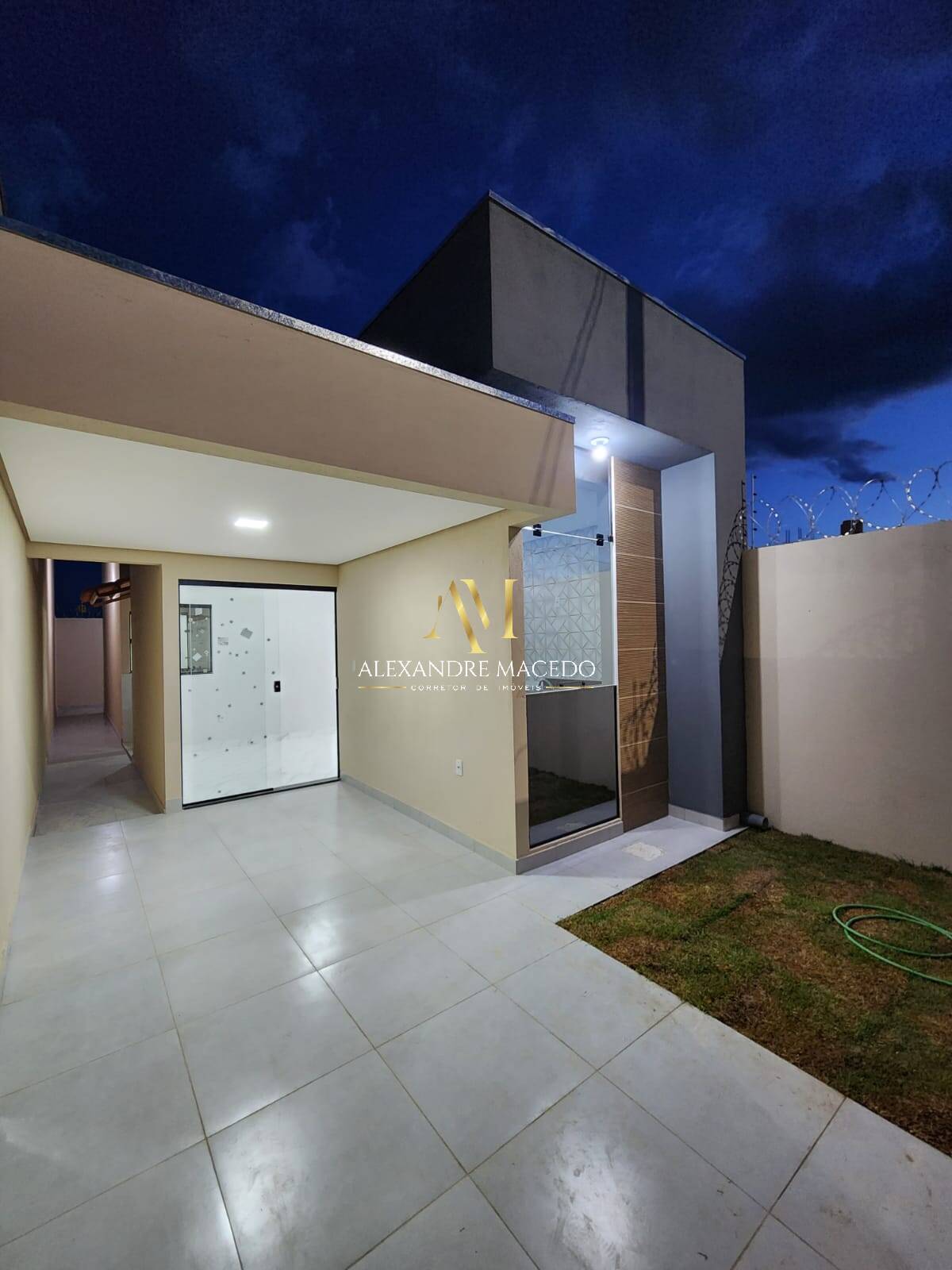 Casa à venda com 2 quartos, 45m² - Foto 1