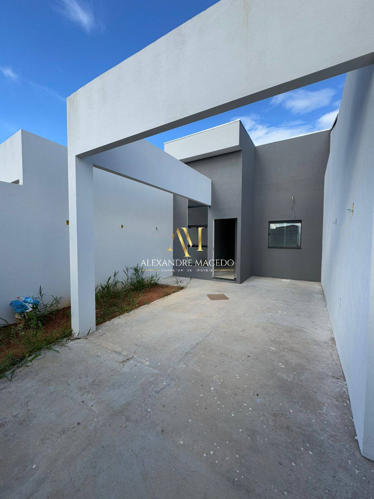 Casa à venda com 3 quartos, 70m² - Foto 1