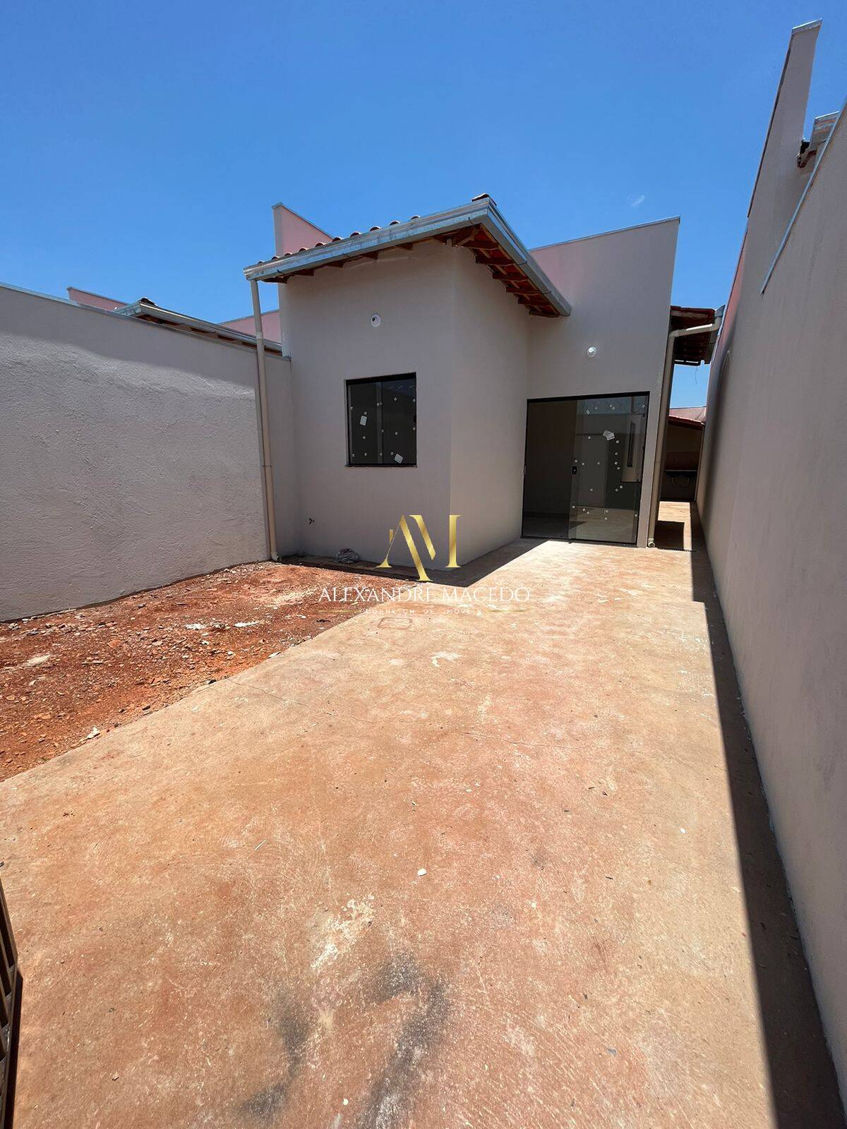 Casa à venda com 2 quartos, 45m² - Foto 1